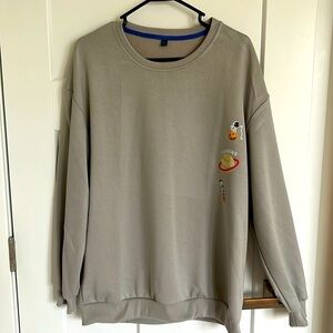 Oversized grey pullover sweater